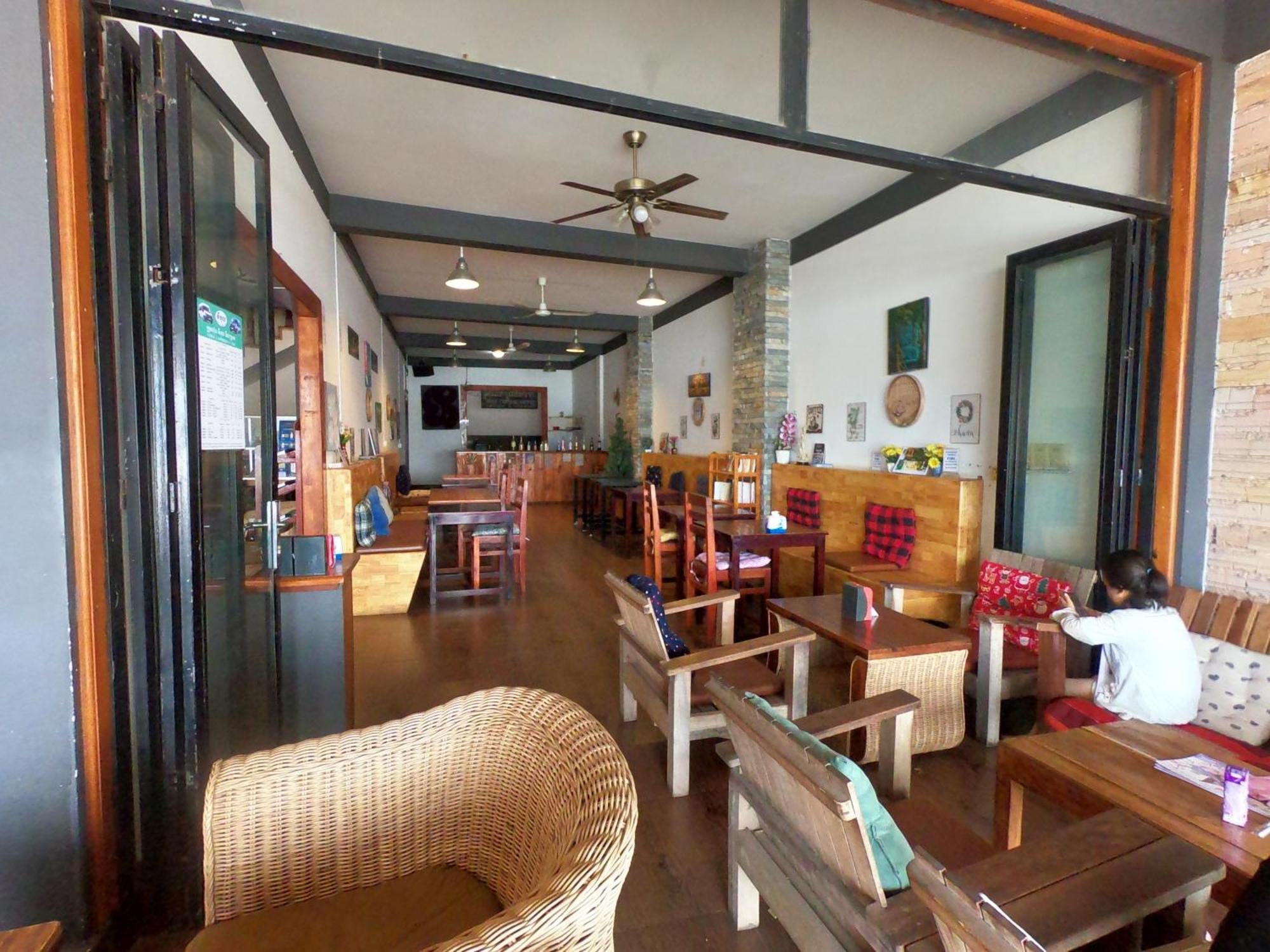 Hotel Good Morning Kampot Esterno foto