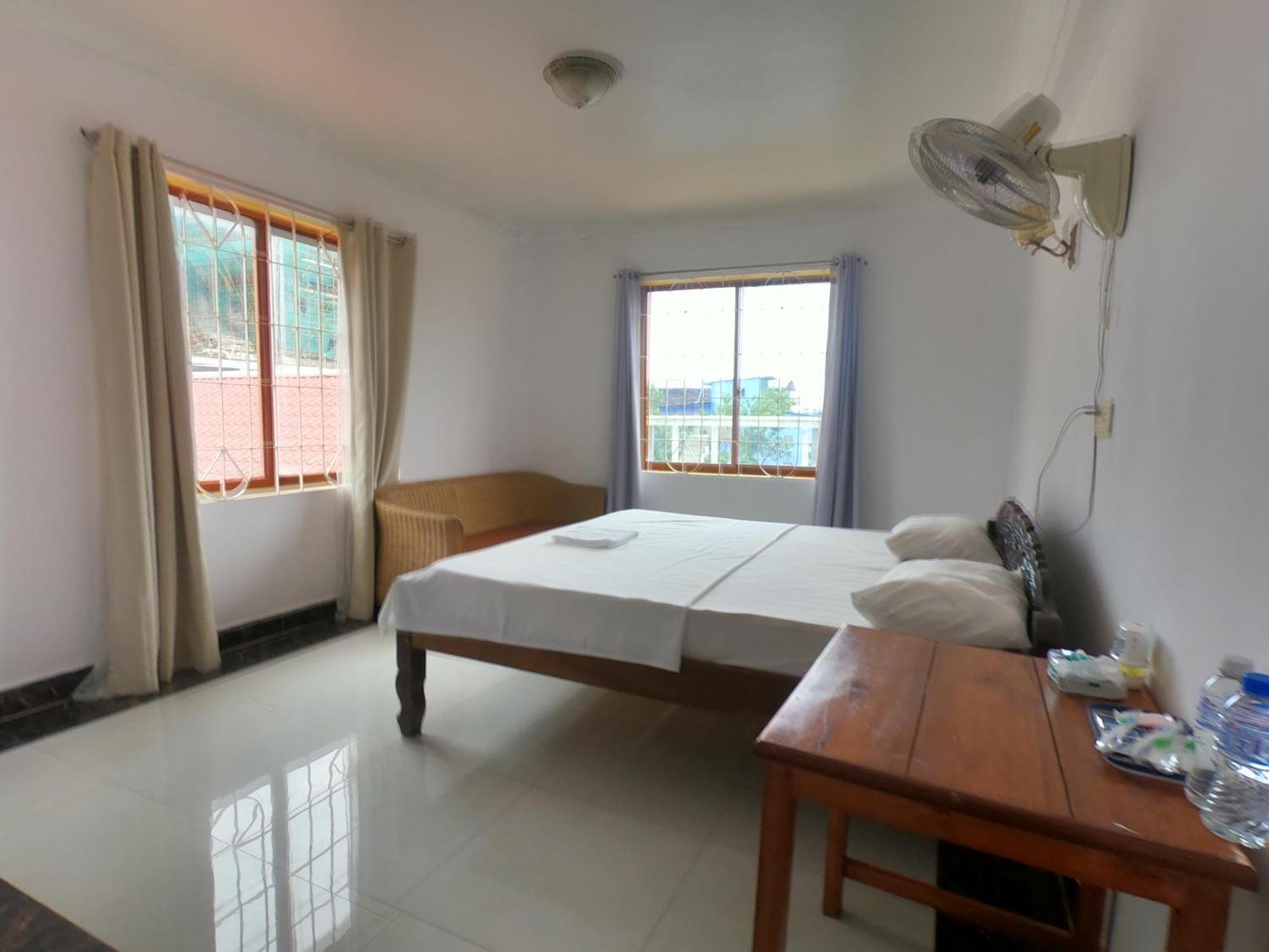 Hotel Good Morning Kampot Esterno foto