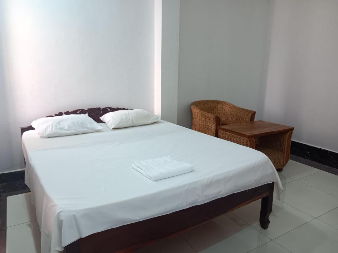 Hotel Good Morning Kampot Esterno foto