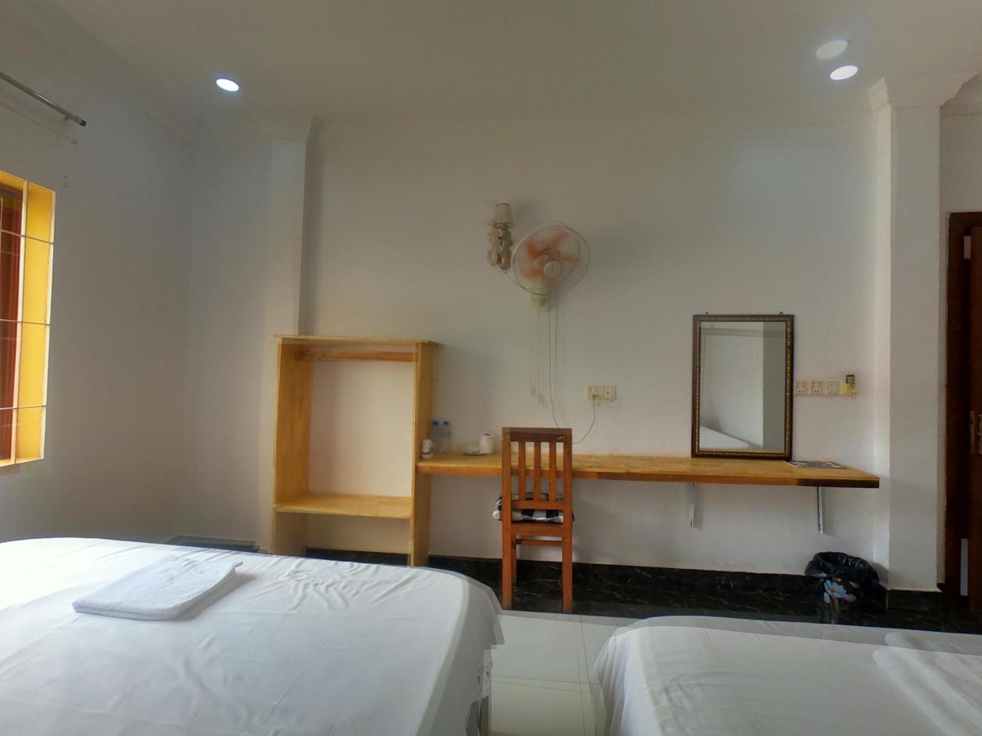 Hotel Good Morning Kampot Esterno foto