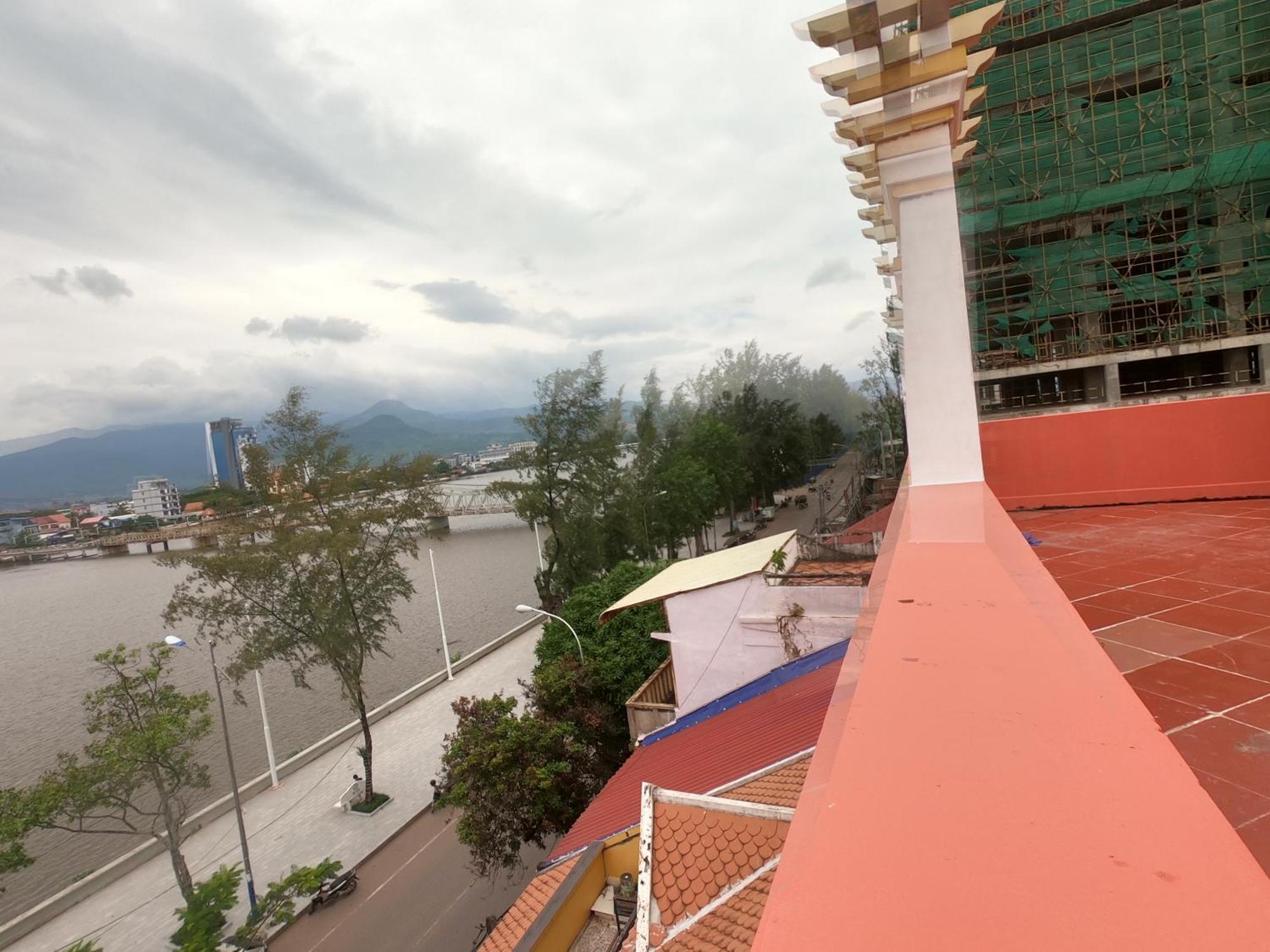 Hotel Good Morning Kampot Esterno foto