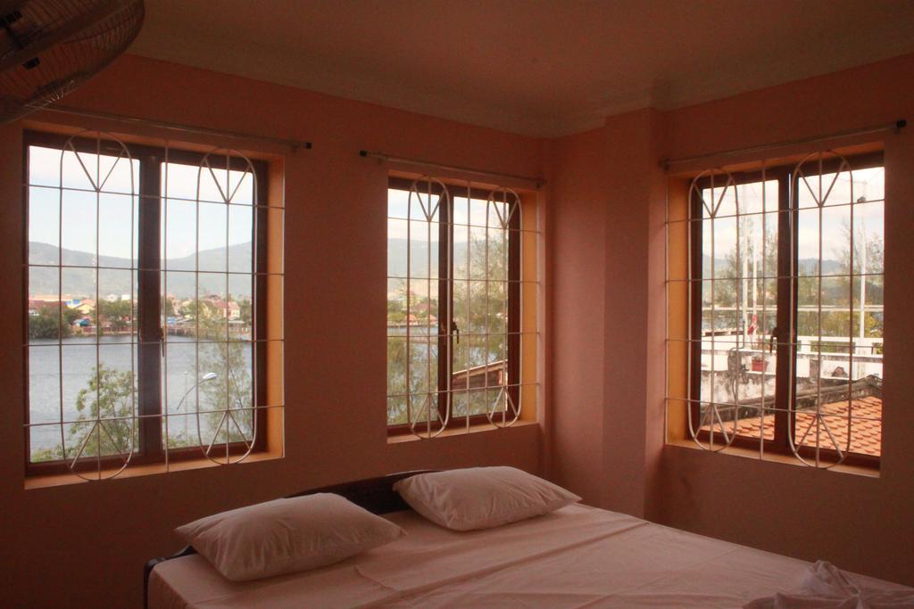 Hotel Good Morning Kampot Esterno foto