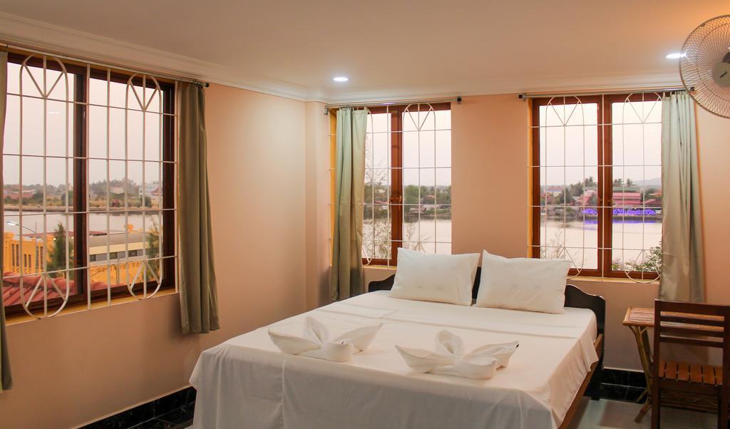 Hotel Good Morning Kampot Esterno foto