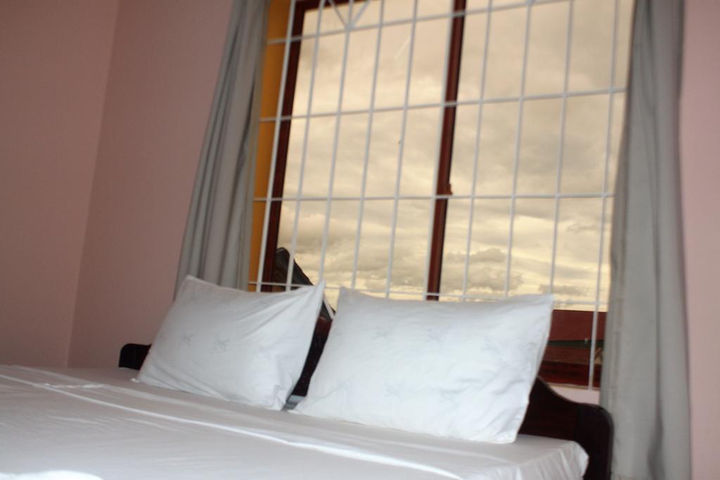 Hotel Good Morning Kampot Esterno foto