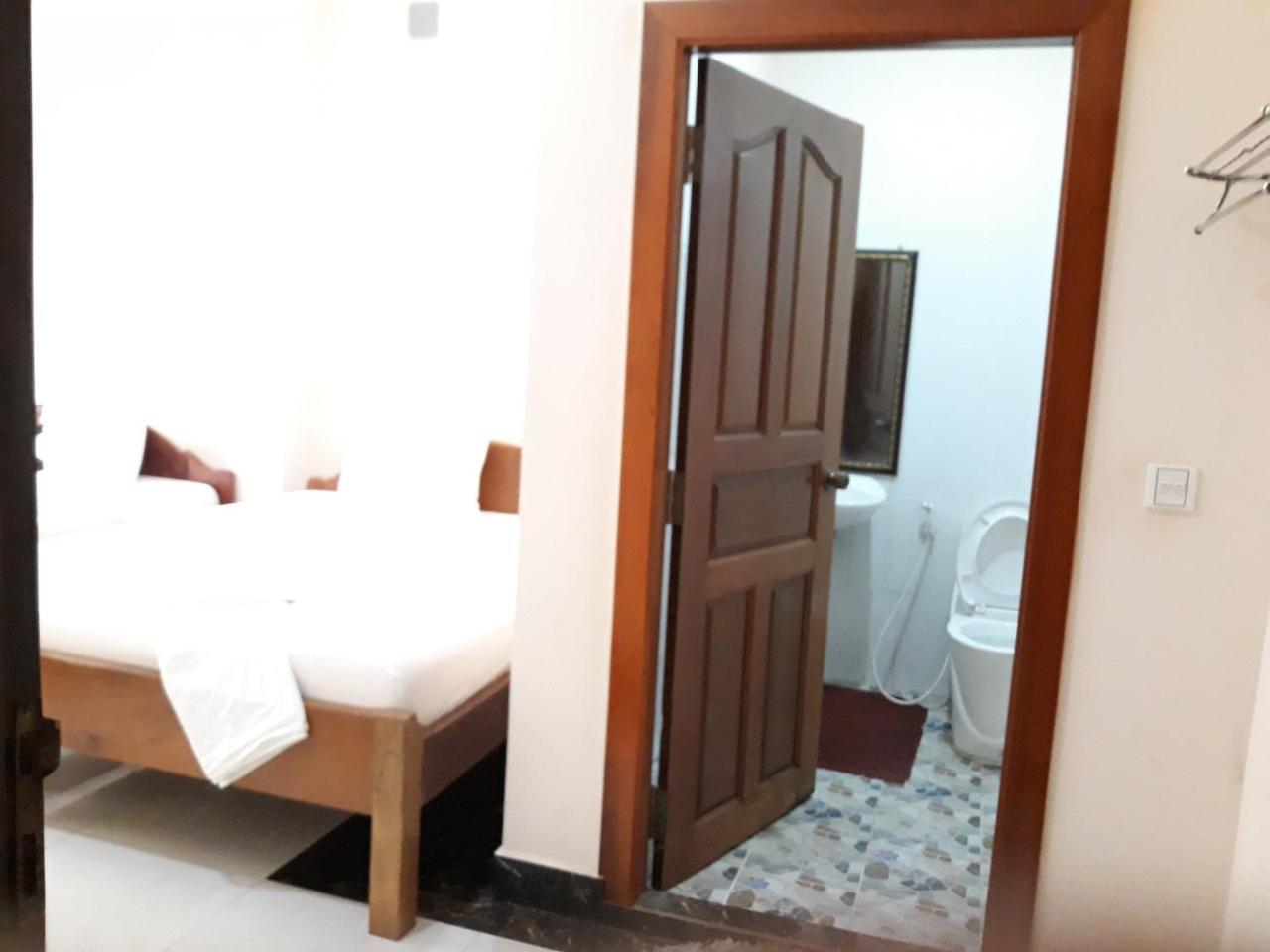 Hotel Good Morning Kampot Esterno foto